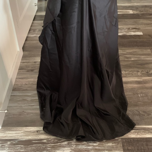 Beautiful custom fitted dress— one of a kind - Picture 5 of 15